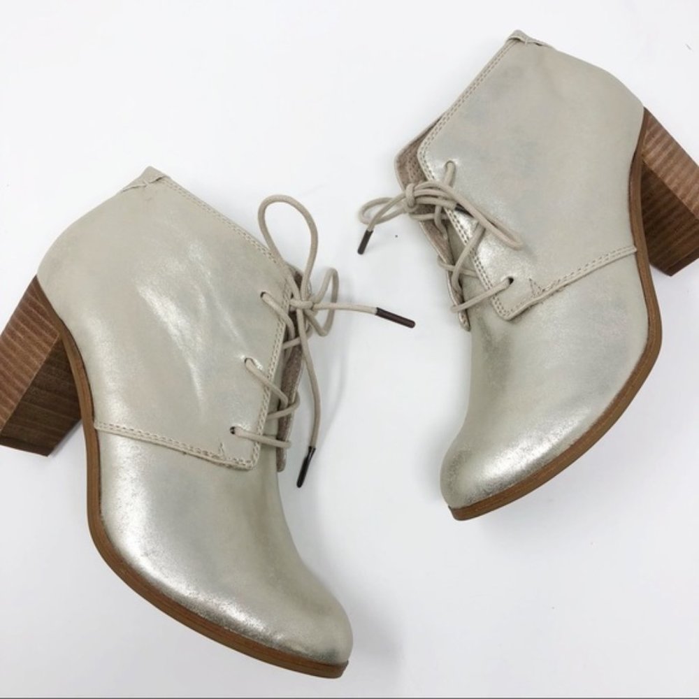 TOMS | Lunata Lace Up Bootie Gold Metallic - Size 8W